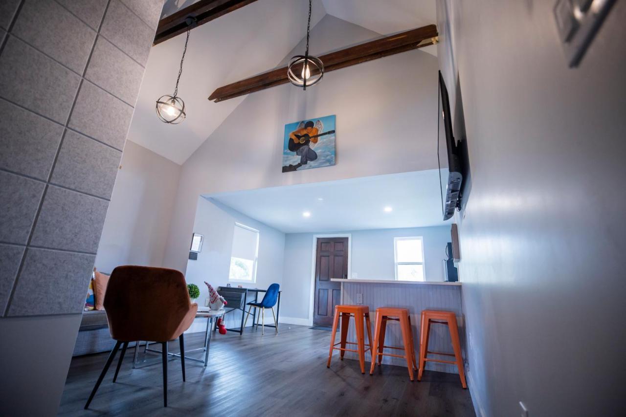 The Contemporary Apartment Sanford Exterior photo