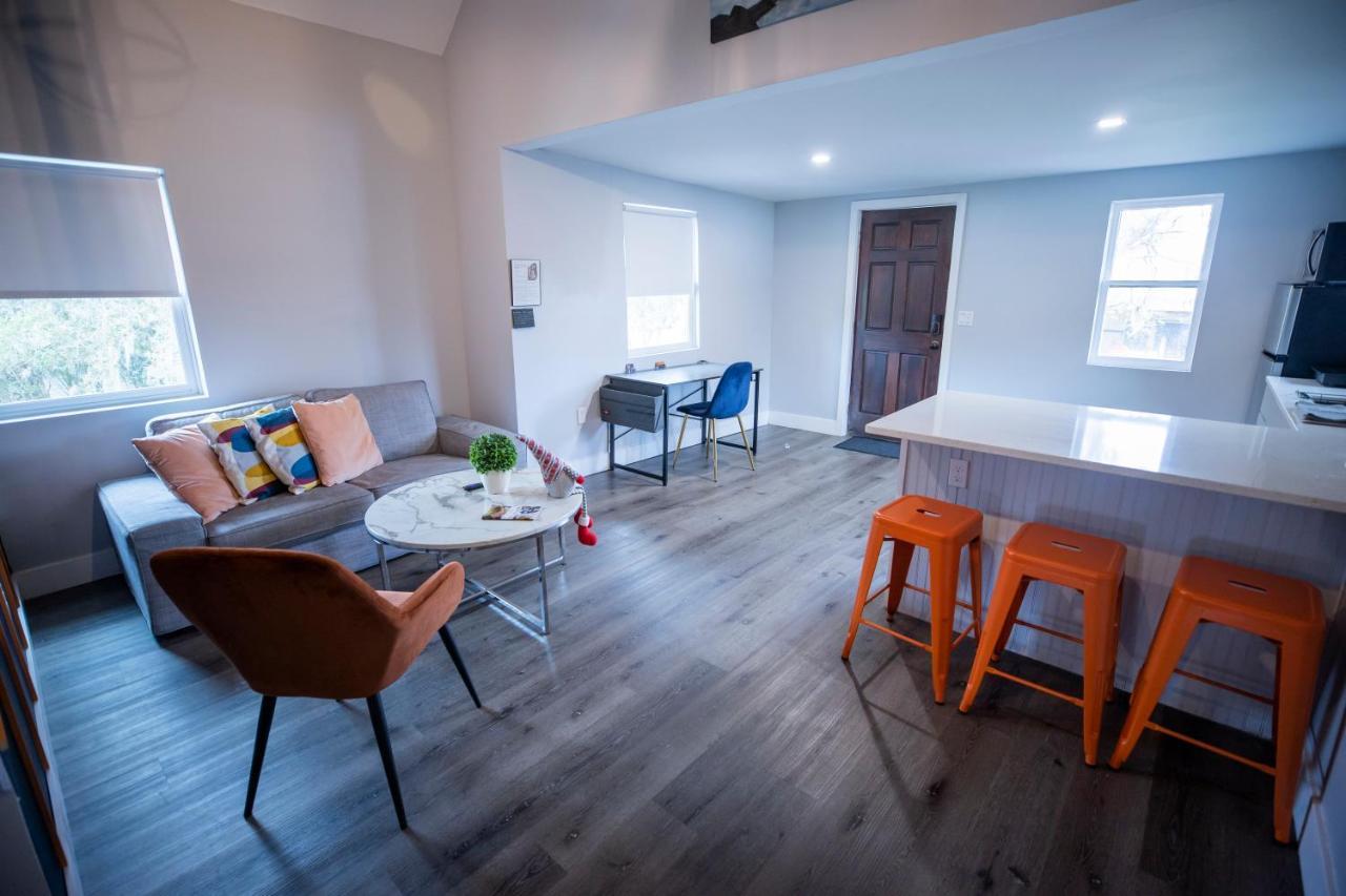The Contemporary Apartment Sanford Exterior photo